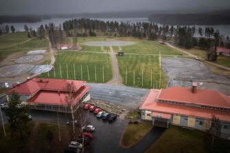 IK-opisto vahvistaa: Juhannuskonferenssi järjestetään tulevana kesänä – Opiston talvea rytmittävät lomautukset