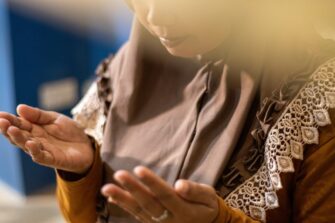 Pria osoittaa Jumalan rakkautta vainoajilleen ramadanin aikana