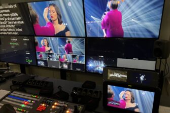 Pääsiäisen tunnelmaan voi virittäytyä Ihmisen poika -pääsiäisnäytelmän parissa Vivamossa tai televisioidun Via Dolorosa -konsertin äärellä