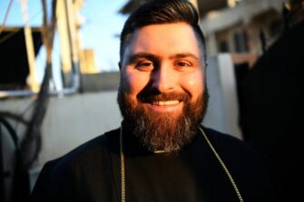 Irakilainen piispa Daniel: ”Unelmani on nuorten jääminen Irakiin”