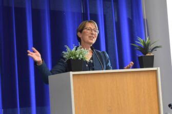 Ministeri Sari Essayah: Armo kuuluu kaikille katuville myös politiikassa