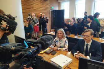 Räsäsen ja Pohjolan oikeudenkäynti raastuvassa kuullun toisintoa – syyttäjä kertasi käräjäoikeuden kumoamia väitteitä