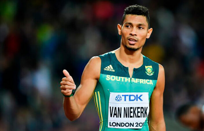 Wayde van Niekerk näyttää peukkua.