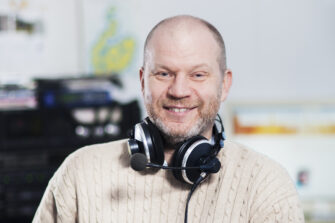 Henkäyksen päässä ja yhteydessä