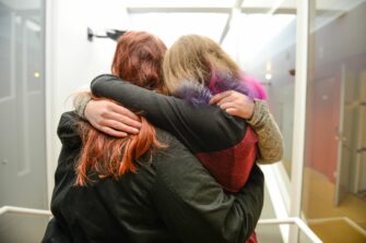 Rippikoulukysely: Kaksi kolmesta rippikoululaisesta arvioi rippikoulun vaikuttaneen myönteisesti hyvinvointiin
