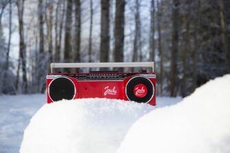 Jouluradio oli jälleen Suomen kolmanneksi tavoittavin radiokanava – nettikuuntelu lisääntyi