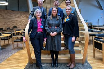 Kristityksi kääntyneiden ihmisoikeudet puhuttivat PETRA31-osuuskunnan ja Eduskunnan ihmisoikeustyöryhmän tapaamisessa