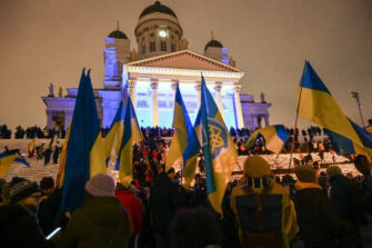 Ukrainaa ei saa unohtaa! Kynttilät syttyvät ensi lauantaina Senaatintorilla ukrainalaisille sodan uhreille ja Ukrainan tueksi