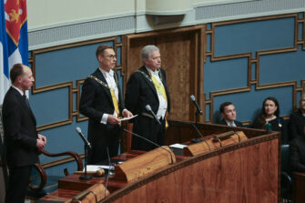 Tasavallan presidentti Alexander Stubb virkaanastujaispuheessaan: ”Epätoivoon ei kannata vaipua”