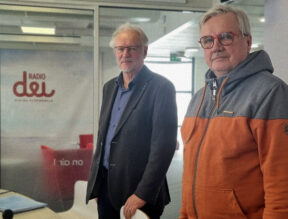 Kalle Mäki ja Juha Hänninen Radio Dein studiossa.
