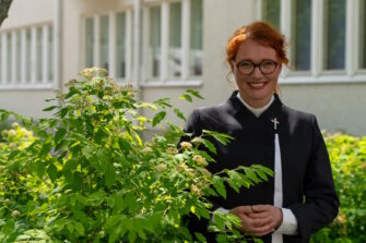 Mari Parkkinen − Uskoon, palveluun ja piispan tehtävään johdatettu