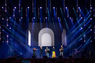 Loppuunmyyty Glow Festival oli gospelmusiikin ilotulitusta, yhteyttä ja suuria tunteita