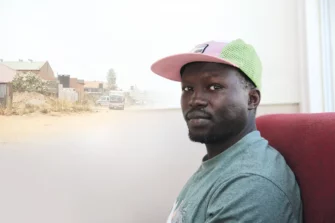 Stephen Wan, katupoika Jubasta, on tehnyt pitkän matkan Tampereelle Sleyn Luther-talolle
