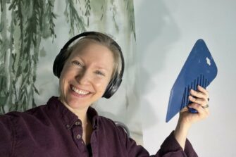 ”Jumala iloitsee, kun minä maalaan ja tapetoin” – taiteilija-yrittäjä Laura Haarlaa kertoo tänään Lausanne-webinaarissa integraatiosta ja identiteetistä