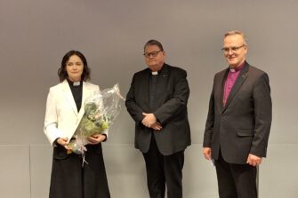 Kirkon tasa-arvo- ja yhdenvertaisuuspalkinto myönnettiin yhteisöpappi Jenni Tuulensuulle
