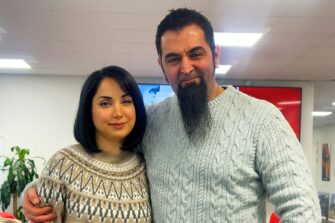 Suomeen asettuneet iranilaiset Nazanin ja Nader: mediatyö on Jumalan antama kutsumus