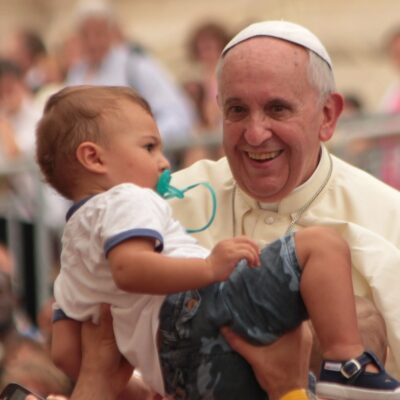 Paavi Franciscus on kuollut 88-vuotiaana