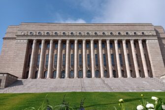 KD ei niele eheytyskieltolain prosessin puutteita, Perussuomalaiset vetoaa kiireeseen