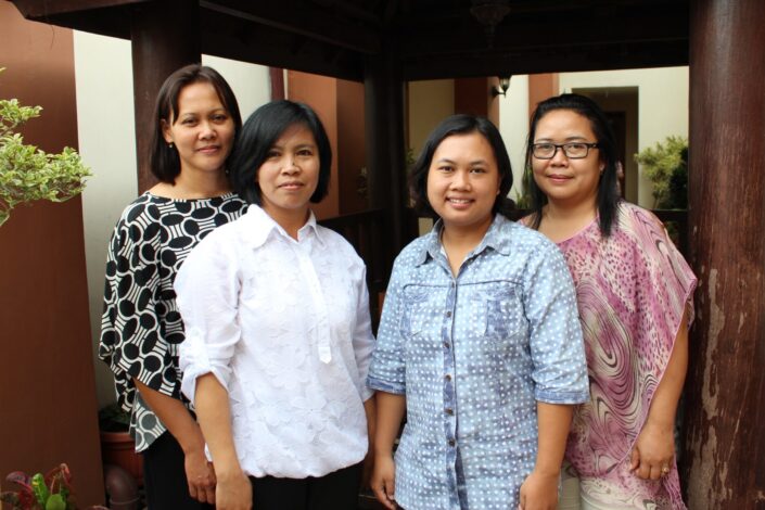 Indonesialaisia Toivoa naisille -ohjelman kuuntelijoita.
