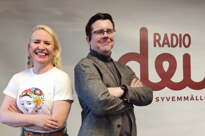 Johanna Linner Matikka ja Joonas Kekkonen Radio Dein studiossa.