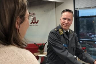 Suomalaispappeja koulutetaan kaatuvien sotilaiden hautaamisen varalta