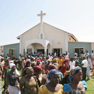 Mitä Nigeriassa tapahtuu? 10 faktaa kristittyjen tilanteesta