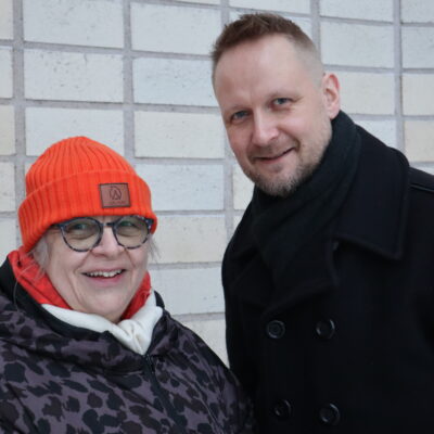 Rovasti ja diakoni saavat sanoilleen kymmeniätuhansia kuulijoita