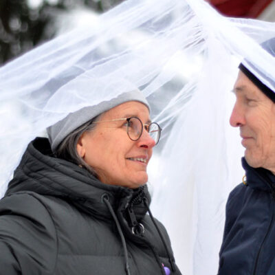 ”Hyttysverkon alla ei jutella työasioita”