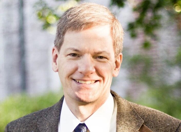 Apologiaforumin pääpuhuja, Vanhan testamentin professori emeritus C. John Collins.