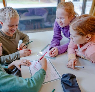 Espoon kaupungin ja seurakuntien yhteinen Luokka loistamaan -hanke pyrkii vahvistamaan espoolaislasten luottamusta tulevaisuuteen