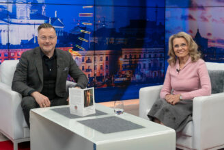 Ajassa ohjelman studiossa Jori Asikainen ja Päivä Räsänen