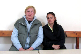 Ukrainan pakolaiset Lilian ja Natali ovat löytäneet kotiseurakunnan ja tuen Comratista. Kuva: Esko Mäki-Soini