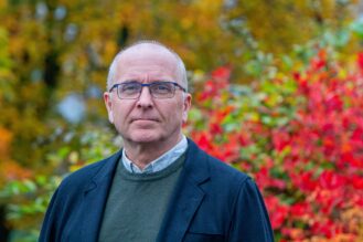 Kesän 2026 Kansanlähetyspäivien ulkomaiseksi vieraaksi saapuu Kansanlähetyksen sisarjärjestön, Norjan luterilaisen lähetysliiton (NLM) pääsihteeri Gunnar Bråthen. Kuva: Simon Berg