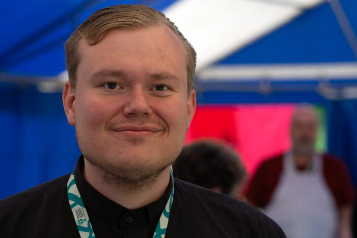 Kuvassa on pastori Väinö Väistö