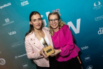 Kuvassa Alma Pajukoski ja Anneli Vähäkangas, eli duo Anneli & Alma. Kuva: Anre Wasse