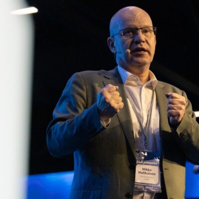 Mikko Matikainen: Sansa haluaa olla kuin Valkea kuulas Jumalan omenatarhassa