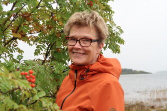 Suvi Lehtimäki pohtii vainottujen kristittyjen auttamiseen paikallisseurakunnassa liittyviä kysymyksiä.