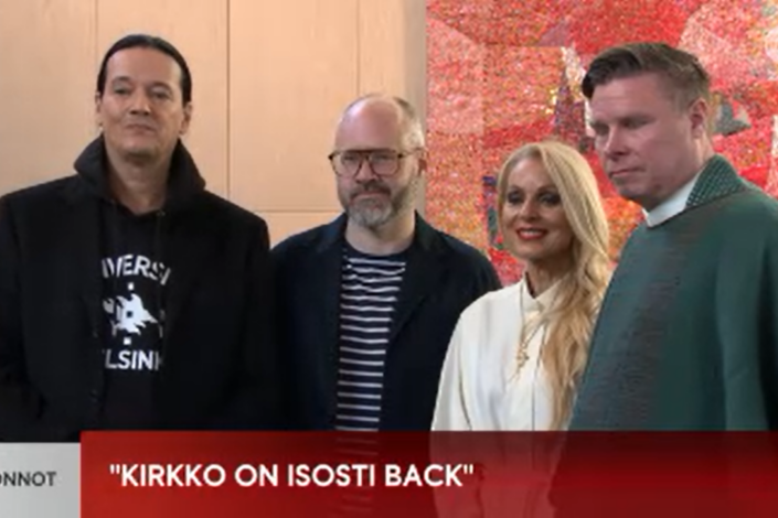Jyrki Linnankivi, Tuomas Enbuske, Virpi Kätkä ja Ville Kormilainen Helsingin Munkkivuoren kirkossa. Kuvakaappaus MTV:n Kymmenen uutisista.